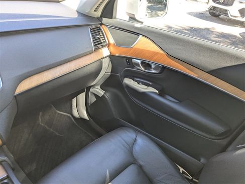 Certified 2025 Volvo XC90 B6 Plus image 18