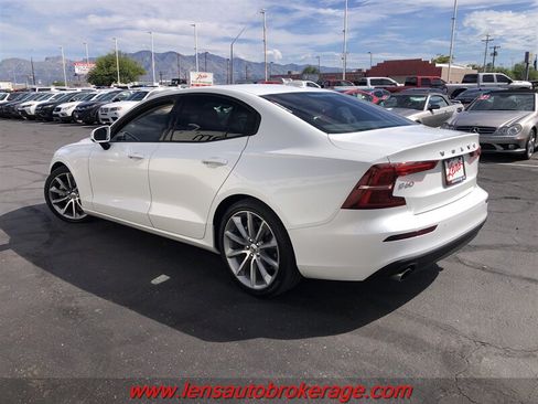 Used 2019 Volvo S60 T5 Momentum w/ Premium Package FWD image 6