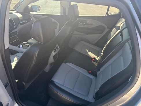 Used 2020 GMC Terrain SLT w/ Preferred Package image 12