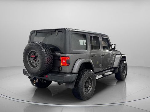 Used 2018 Jeep Wrangler Unlimited Sahara image 5