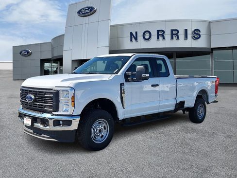 New 2026 Ford F250 XL w/ XL Chrome Package image 2