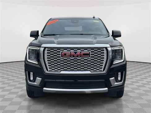 Used 2024 GMC Yukon XL Denali image 2