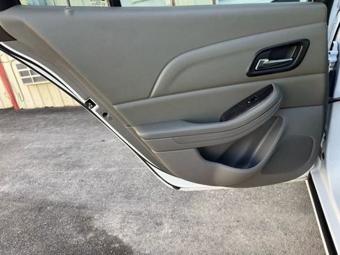 Used 2016 Chevrolet Malibu LT image 7