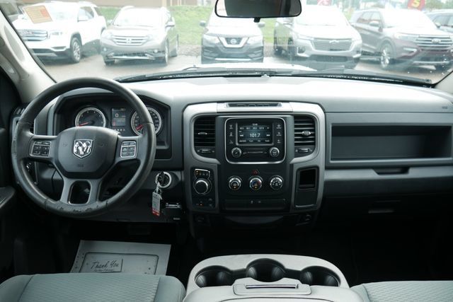 Used 2017 RAM 1500 Express AWD/4WD image 4