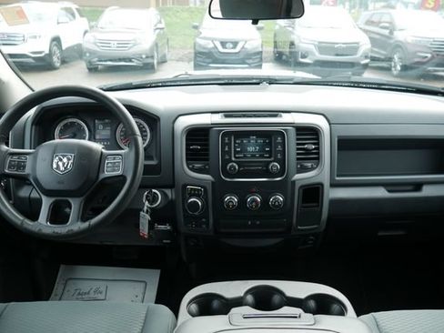 Used 2017 RAM 1500 Express AWD/4WD image 4