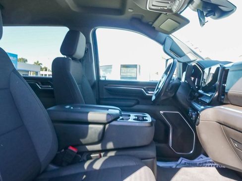 Used 2024 Chevrolet Silverado 3500 LT image 16