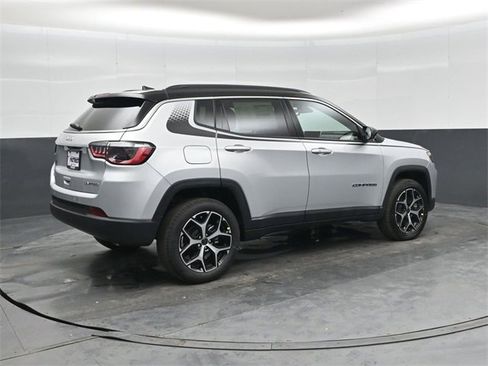 New 2026 Jeep Compass Limited w/ Mopar Graphics Package image 3