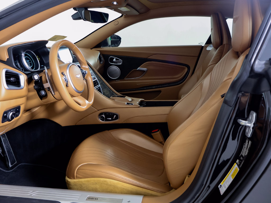 Used 2020 Aston Martin DB11 Coupe RWD image 5