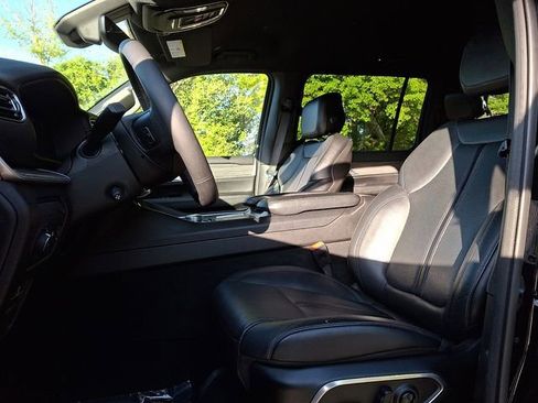 Used 2024 Jeep Wagoneer Series II image 13