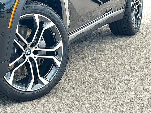 New 2026 BMW X5 xDrive40i w/ Climate Comfort Package AWD/4WD image 3