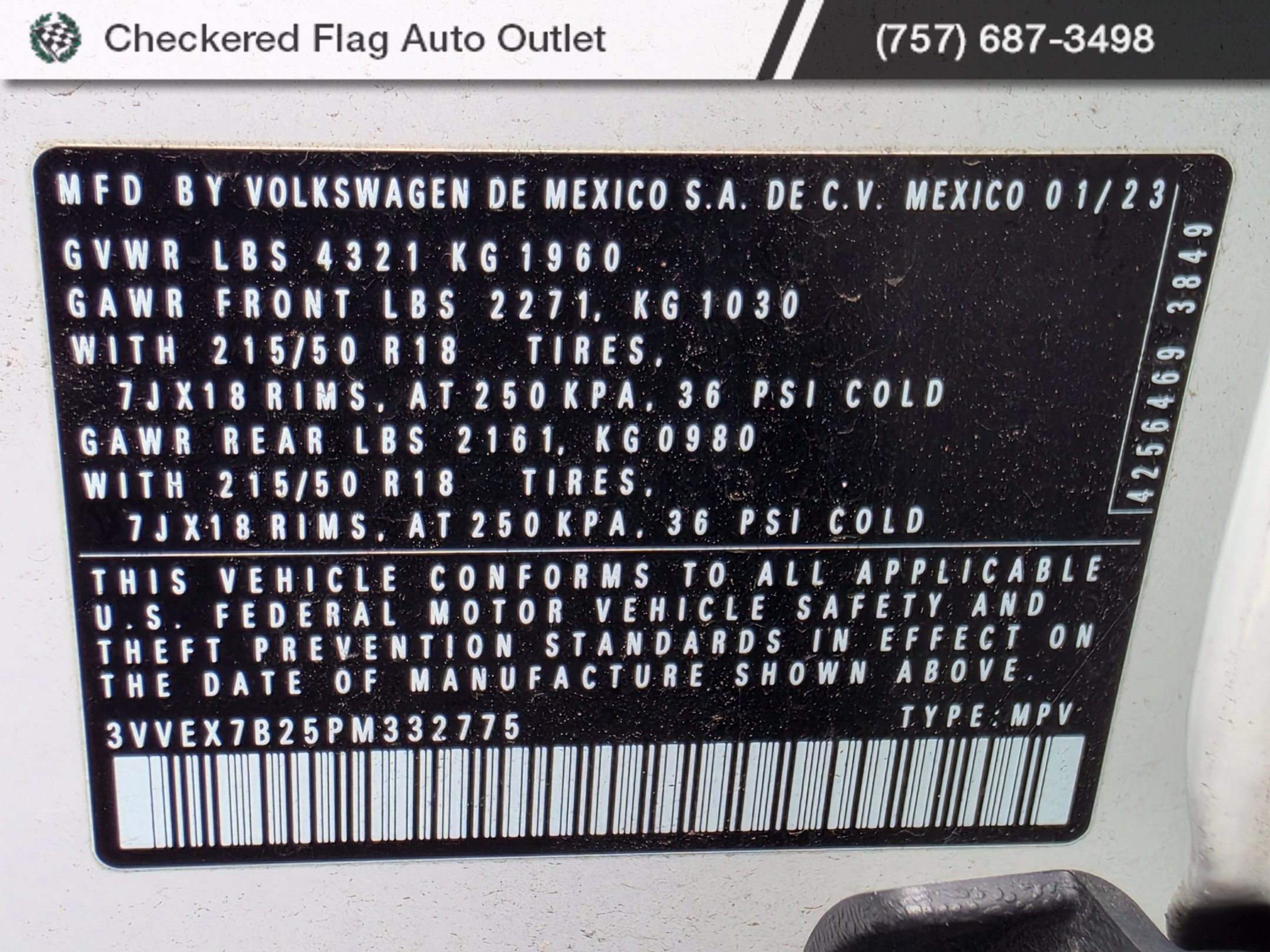Used 2023 Volkswagen Taos SE w/ Panoramic Sunroof Package FWD image 21