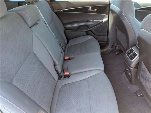 Used 2017 Kia Sorento AWD image 20