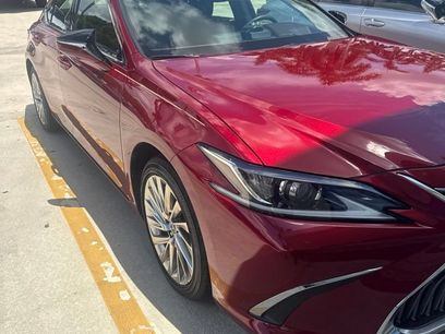 Certified 2020 Lexus ES 350 Ultra Luxury w/ Accessory Package 2