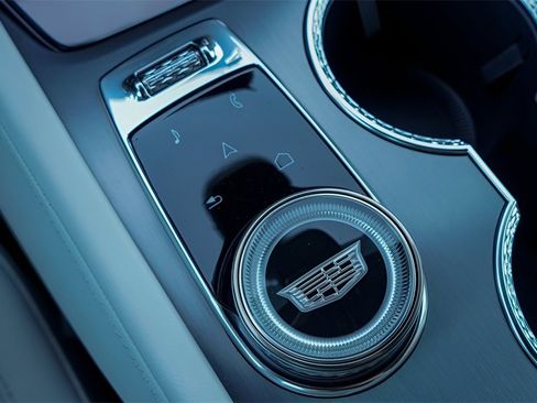 New 2026 Cadillac Vistiq Luxury image 13