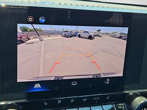 Used 2024 Chevrolet Colorado ZR2 w/ Safety Package AWD/4WD image 18