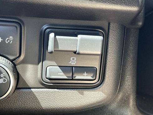 Used 2023 Chevrolet Tahoe Premier AWD/4WD image 26