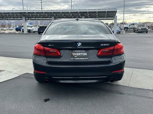 Used 2017 BMW 530i xDrive image 28
