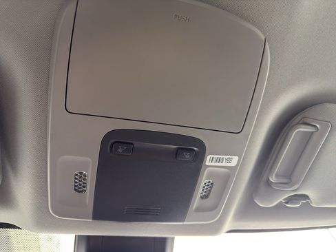 Used 2017 Ford Escape SE w/ Equipment Group 201A image 29