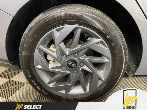 Used 2024 Hyundai Elantra SEL FWD image 28