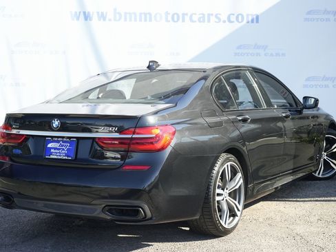 Used 2019 BMW 750i xDrive image 3