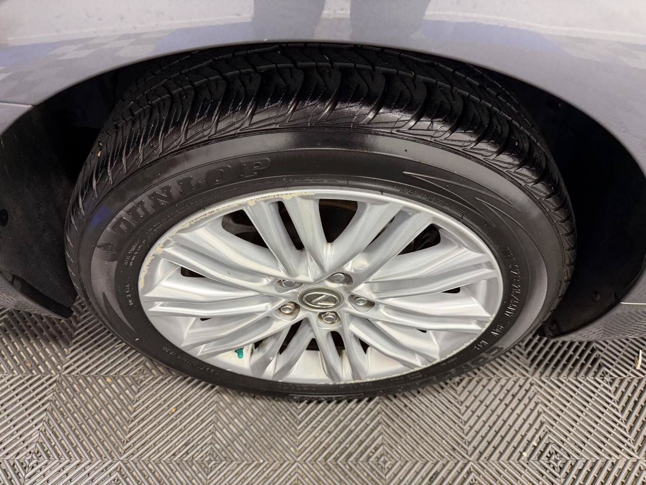 Used 2014 Lexus ES 350 w/ Luxury Package FWD image 38