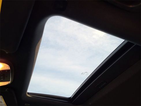 Used 2019 Dodge Charger SXT w/ Driver Confidence Group image 24