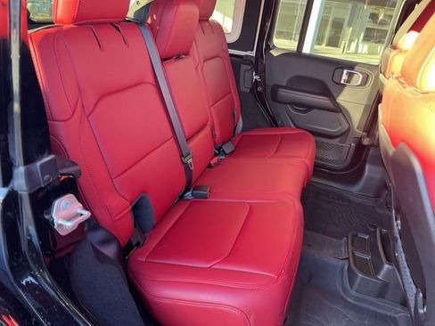 Used 2024 Jeep Wrangler Unlimited Rubicon 392 image 33