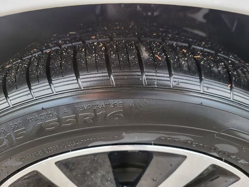 Used 2023 Honda Civic LX image 7