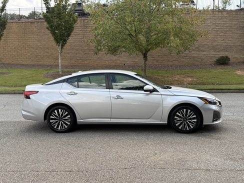 Used 2023 Nissan Altima 2.5 SV image 6