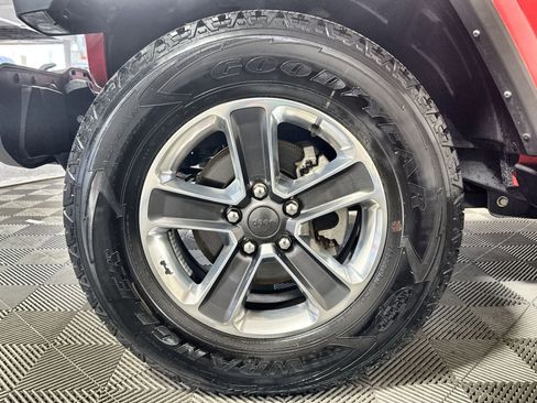 Used 2022 Jeep Wrangler Unlimited Sahara w/ LED Lighting Group image 12