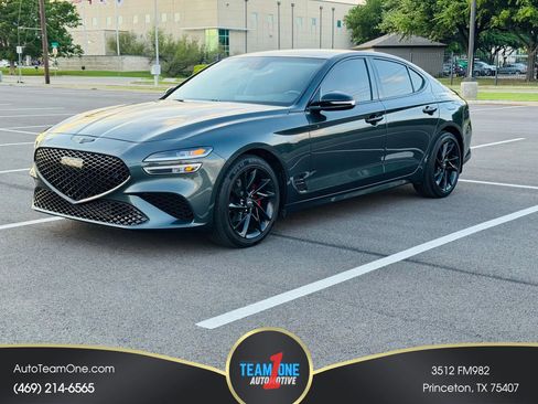 Used 2022 Genesis G70 2.0T image 1