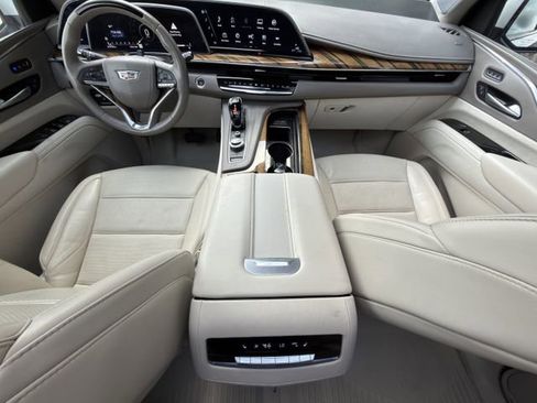 Used 2023 Cadillac Escalade Sport Platinum w/ LPO, Floor Liner Package AWD/4WD image 13