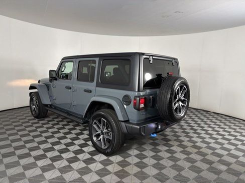 Used 2024 Jeep Wrangler Unlimited w/ Convenience Group AWD/4WD image 12