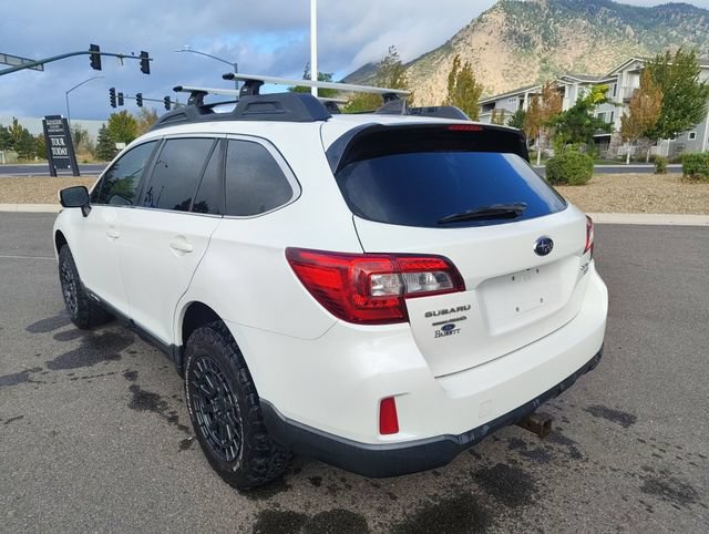 Used 2017 Subaru Outback 2.5i Premium AWD/4WD image 5