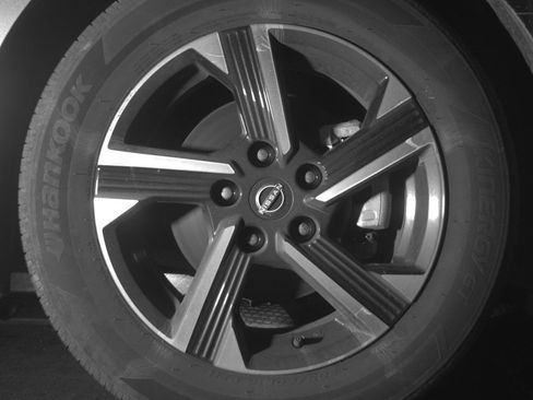 Used 2025 Nissan Sentra SV FWD image 13