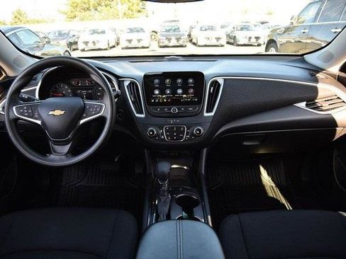 Used 2024 Chevrolet Malibu LT image 8