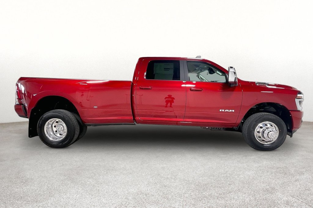 New 2026 RAM 3500 Laramie w/ Towing Technology Group AWD/4WD image 8