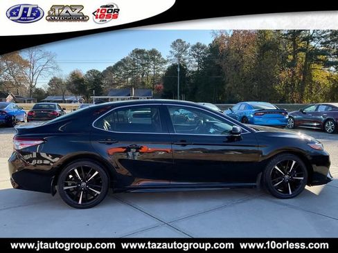 Used 2019 Toyota Camry XSE FWD image 7