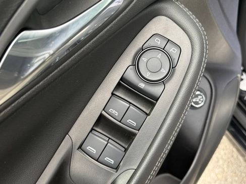 Used 2023 Buick Encore GX Select w/ Sport Touring Package FWD image 13