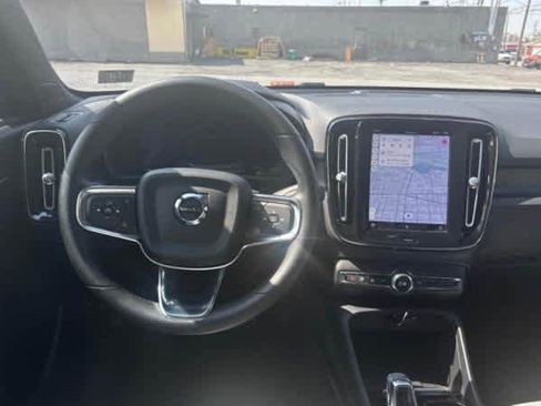 Used 2023 Volvo C40 P8 Recharge Ultimate image 4