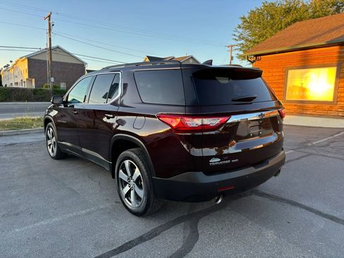 Used 2020 Chevrolet Traverse LT w/ LT Premium Package AWD/4WD image 7