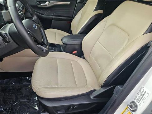 Used 2022 Ford Escape Titanium w/ Class II Trailer Tow Package image 17