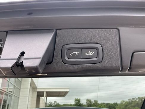 Certified 2025 Volvo XC60 T8 Ultra AWD/4WD image 12