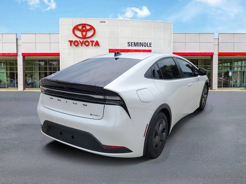 New 2026 Toyota Prius Plug-In Hybrid FWD image 3