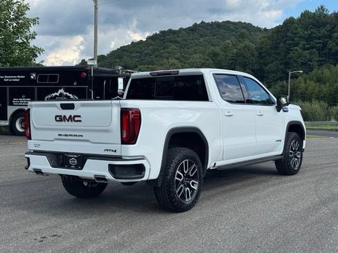 Used 2022 GMC Sierra 1500 AT4 w/ AT4 Preferred Package AWD/4WD image 7
