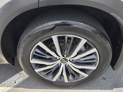 Used 2023 INFINITI QX60 Sensory w/ Vision Package AWD/4WD image 10