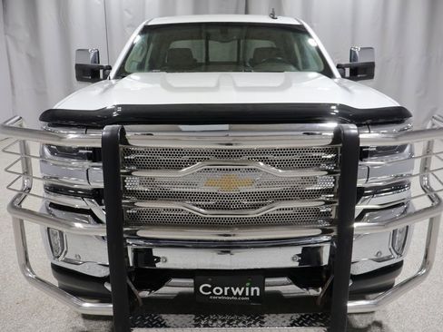 Used 2018 Chevrolet Silverado 1500 LTZ w/ LTZ Plus Package AWD/4WD image 9