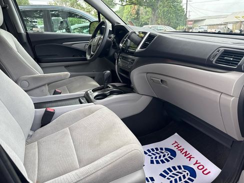 Used 2018 Honda Pilot EX image 9