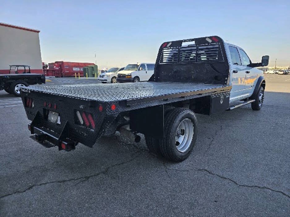 Used 2022 RAM 5500 Tradesman w/ Max Tow Package AWD/4WD image 11