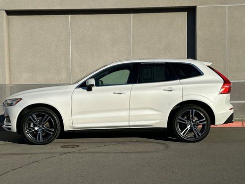 Used 2019 Volvo XC60 T5 Momentum w/ Premium Package image 7